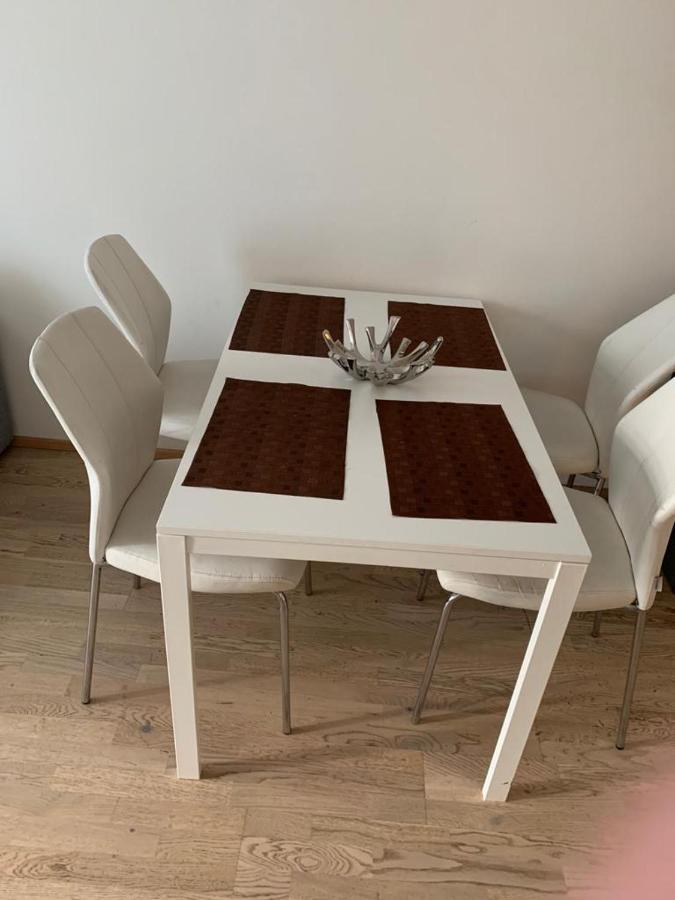 Residence Garden Tower - 8 Min Do Centra, Garaz Prague Luaran gambar