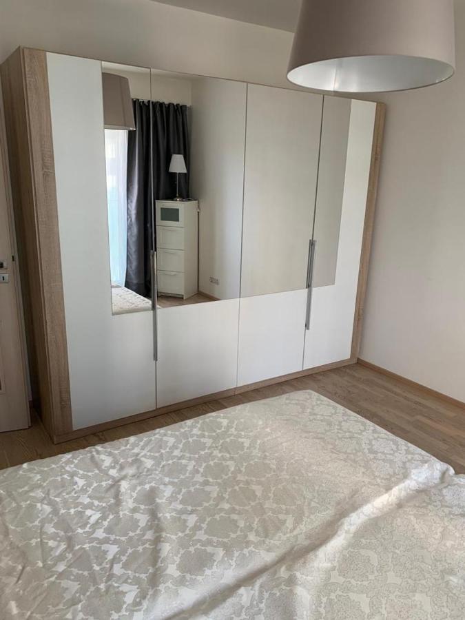 Residence Garden Tower - 8 Min Do Centra, Garaz Prague Luaran gambar