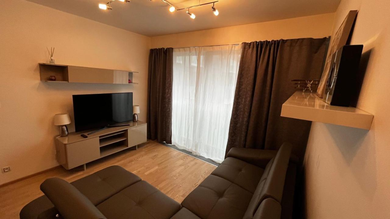 Residence Garden Tower - 8 Min Do Centra, Garaz Prague Luaran gambar