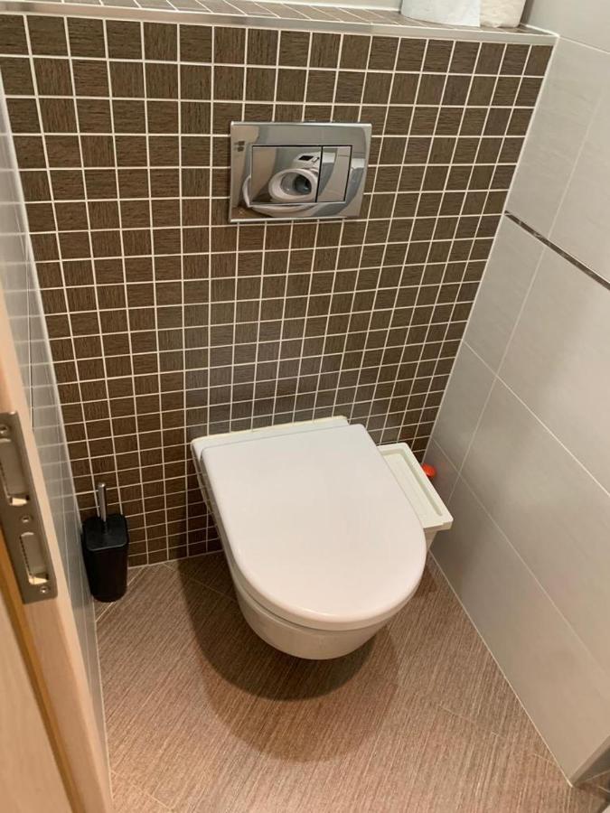 Residence Garden Tower - 8 Min Do Centra, Garaz Prague Luaran gambar