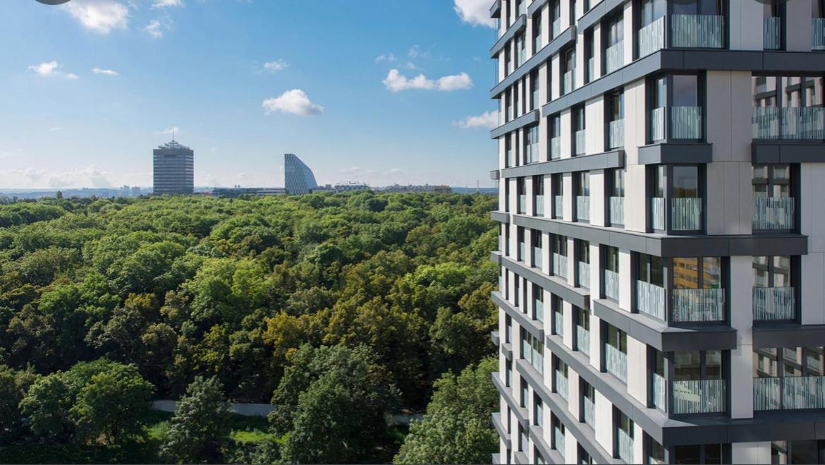Residence Garden Tower - 8 Min Do Centra, Garaz Prague Luaran gambar