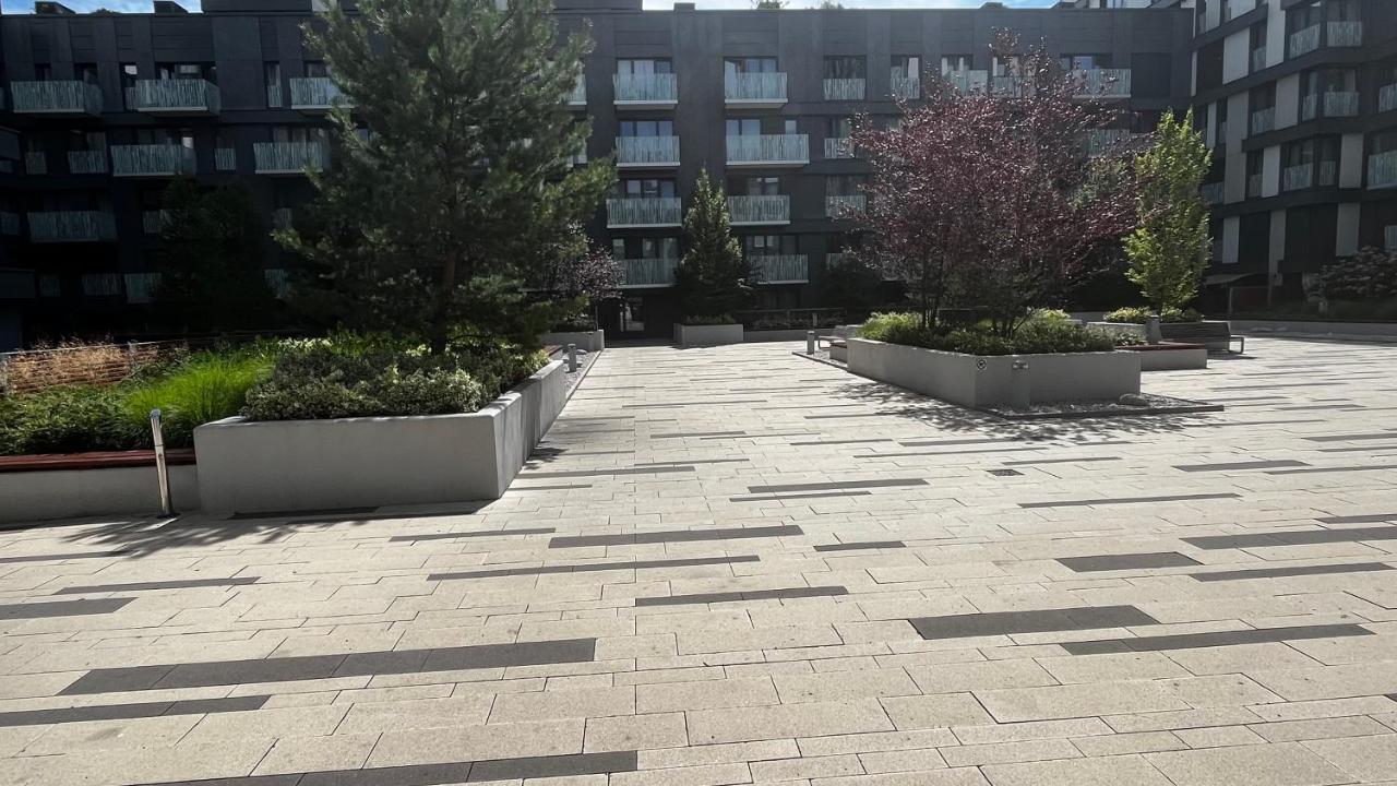 Residence Garden Tower - 8 Min Do Centra, Garaz Prague Luaran gambar