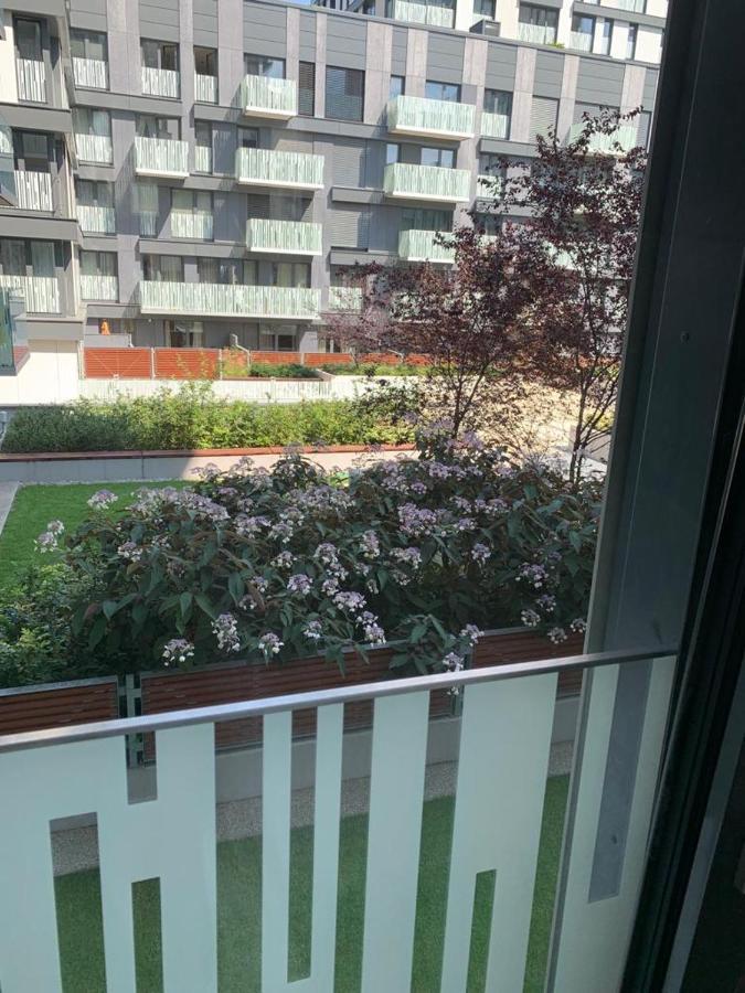Residence Garden Tower - 8 Min Do Centra, Garaz Prague Luaran gambar