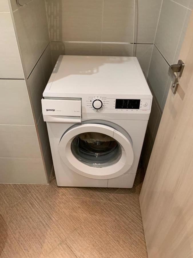 Residence Garden Tower - 8 Min Do Centra, Garaz Prague Luaran gambar